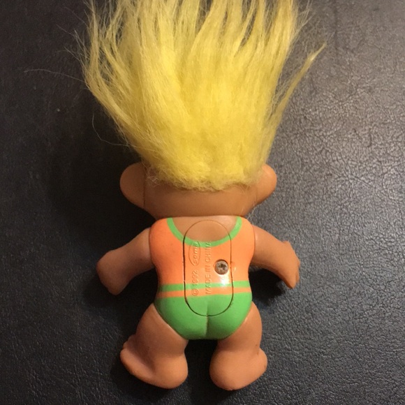 Bathing-suit Troll w Glowing eyes - Picture 5 of 5